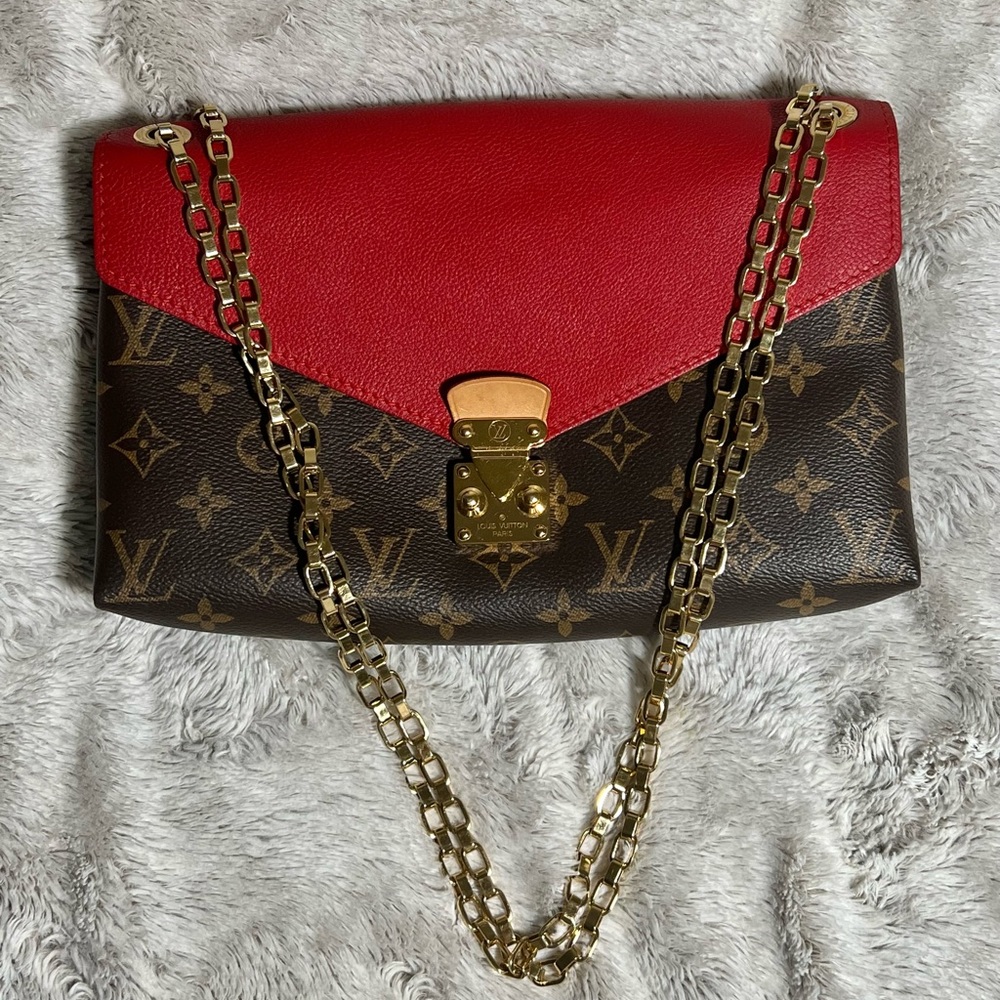 Authentic Louis Vuitton Pallas Chain Shoulder Bag Monogram Canvas